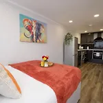 Dane Duplex Studio Four - Stunning Coventry Oasis