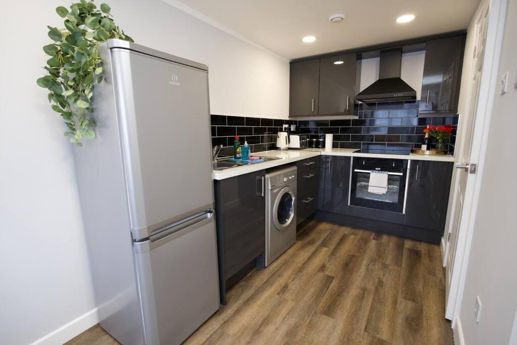 Dane Duplex Studio Four - Stunning Oasis Coventry